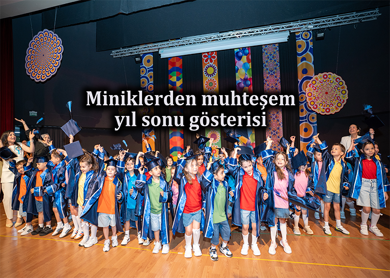 Minikler mezuniyet kepi attı
